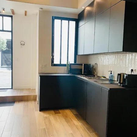 5 Mn From Arc De Triomphe - Champs-élysées